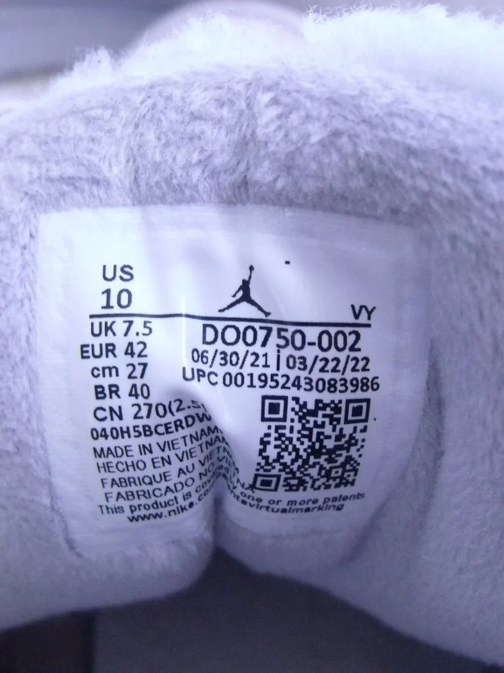 Air Jordan 1 Low SE Sherpa Fleece Gray Sneakers